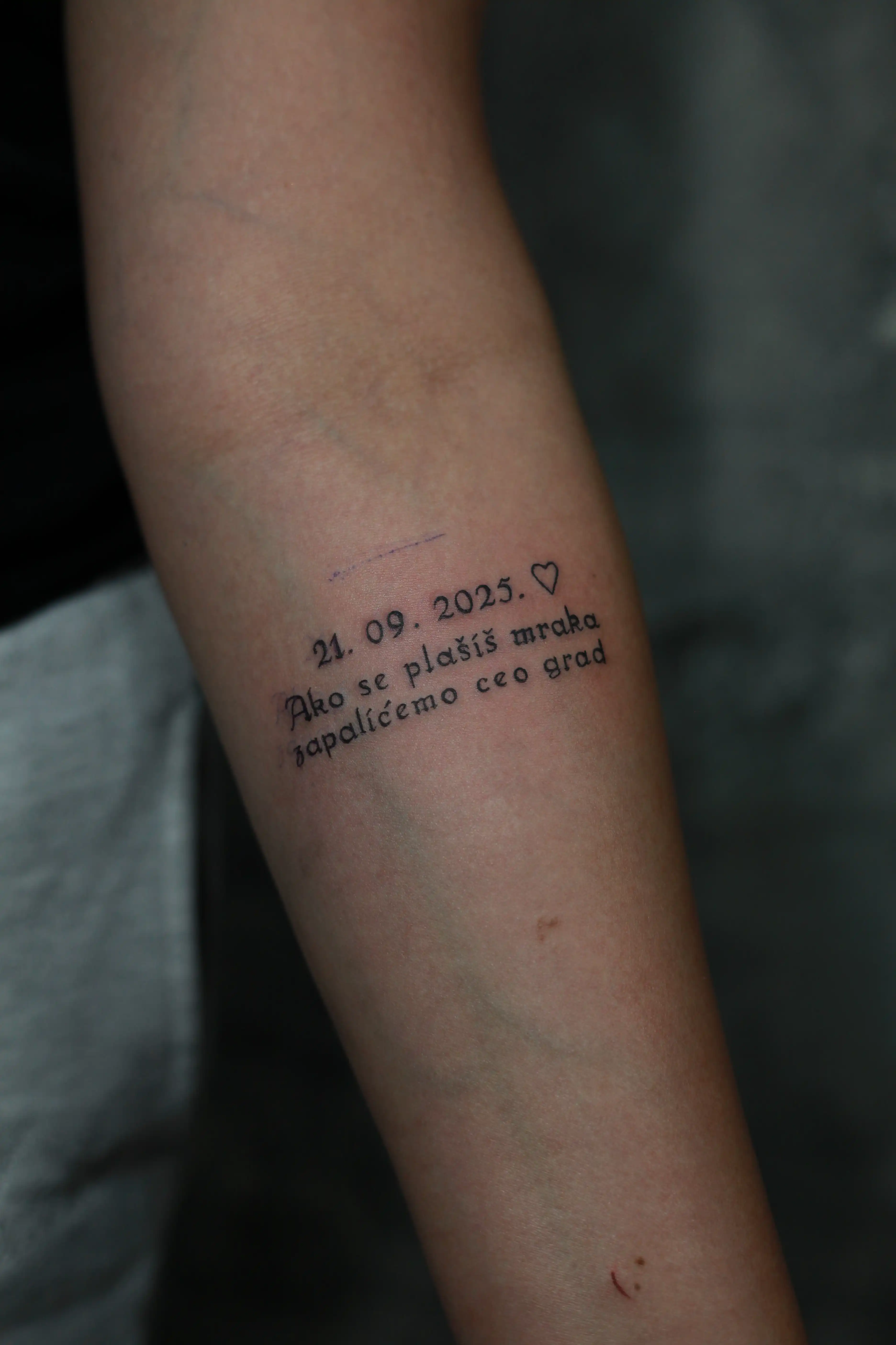 Tetovaža Ako se plašiš mraka zapalićemo ceo grad - Fine Line & Minimal - Eternal Art Tattoo Studio Loznica